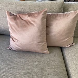 Set of 2 west elm pillows inserts included